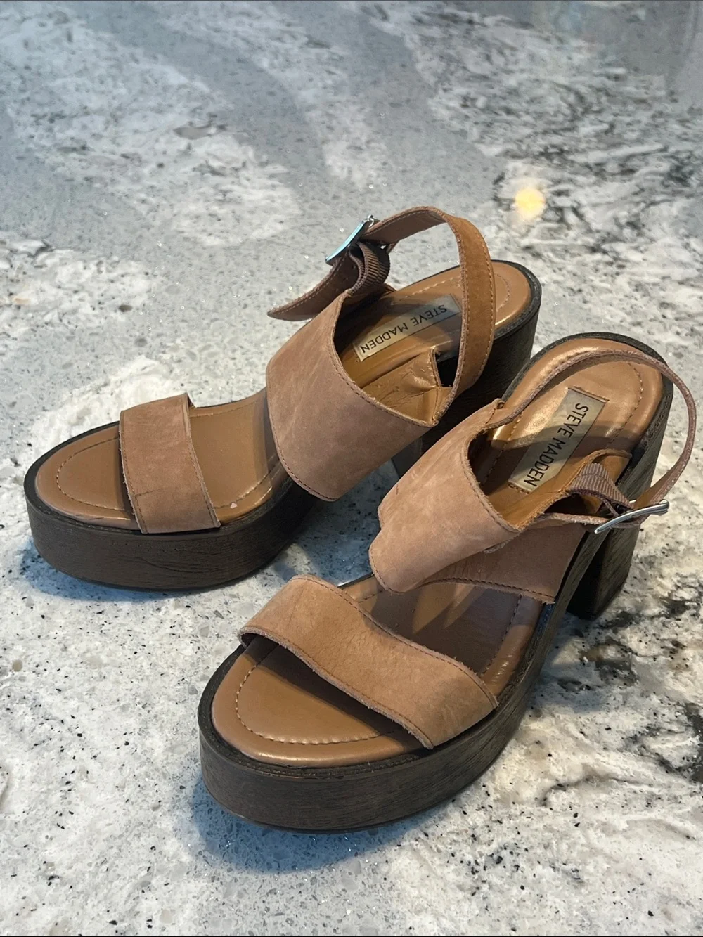 Steve Madden Rylee Camel Faux Leather Platform Sandals Size 7 EUC